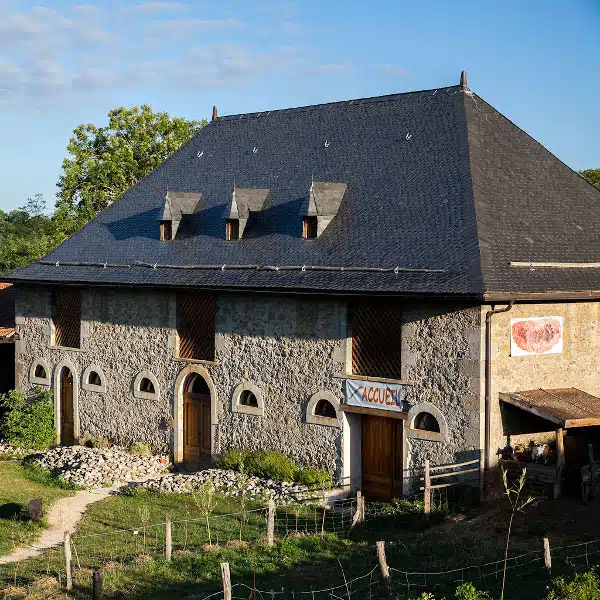 batiment-accueil-au-pays-des-traces-ariege